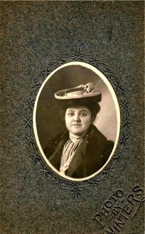 Unknown woman (from Boileau Family Collection).  Photo by Winters, who appears to have been in or near Centerville, Iowa.  (submitter:  Steve Larson)